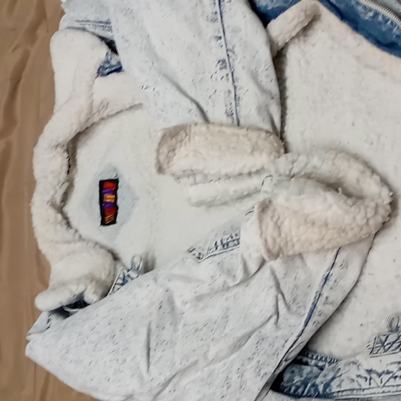 Vintage and Awesome Acid Wash Denim Parka, made by kaotic! - Picture 11 of 13